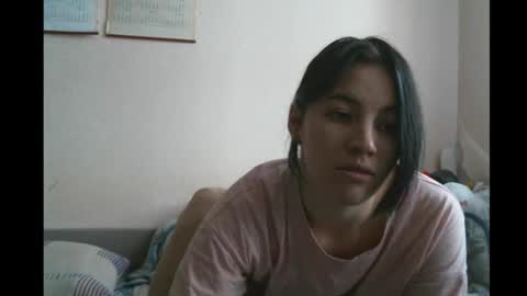 Snapshot of prettybella_7 chatting on January 6, 8:24 am Bella online show from January 6, 8:24 am