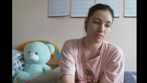 Snapshot of prettybella_7 chatting on February 11, 9:31 am Bella online show from February 11, 9:31 am