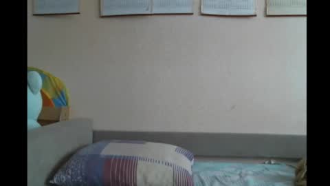Snapshot of prettybella_7 chatting on February 27, 7:41 am Bella online show from February 27, 7:41 am