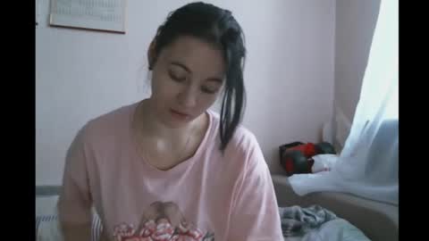 Snapshot of prettybella_7 chatting on January 9, 6:17 am Bella online show from January 9, 6:17 am