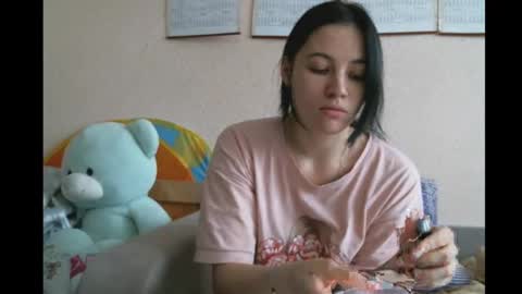 Snapshot of prettybella_7 chatting on February 13, 12:21 pm Bella online show from February 13, 12:21 pm