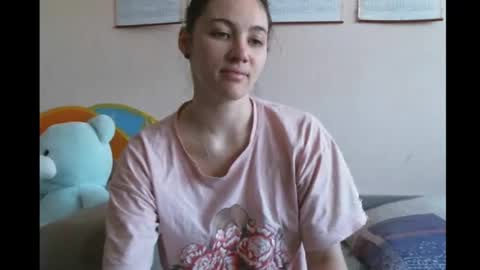 Snapshot of prettybella_7 chatting on February 7, 10:29 am Bella online show from February 7, 10:29 am