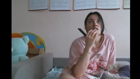 Snapshot of prettybella_7 chatting on January 31, 11:13 am Bella online show from January 31, 11:13 am