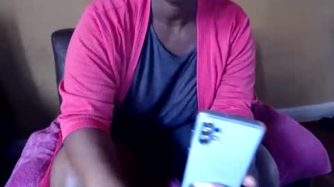 Snapshot of prettyblack25 chatting on March 1, 9:18 am Cindy online show from March 1, 9:18 am