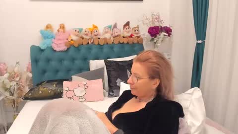 Snapshot of prettyblackeyes chatting on February 28, 9:47 am wilma online show from February 28, 9:47 am