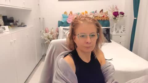Snapshot of prettyblackeyes chatting on February 9, 9:58 am wilma online show from February 9, 9:58 am