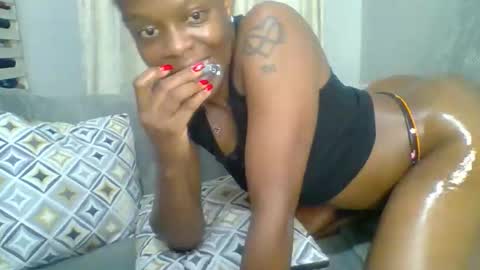 PrettyEla online show from November 23, 1:14 am