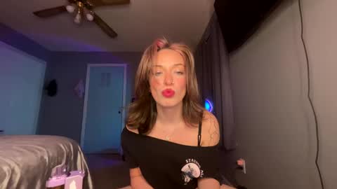 Cutie With a Booty online show from January 8, 2:25 am