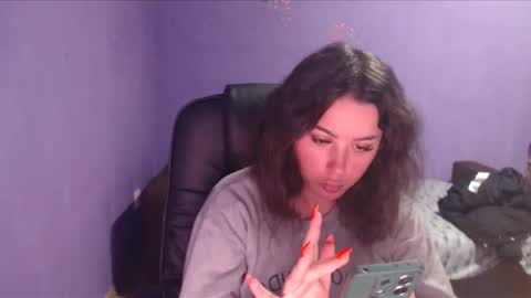 prettyjulliette online show from February 8, 4:57 pm