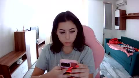 prettyjulliette online show from September 15, 12:39 pm