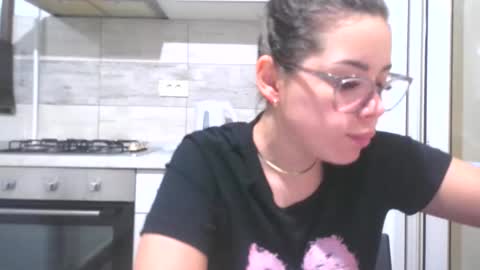 prettyjulliette online show from November 12, 11:07 pm