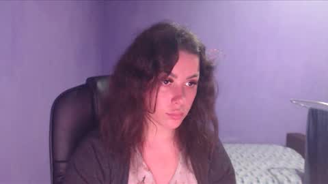 prettyjulliette online show from February 4, 6:38 pm