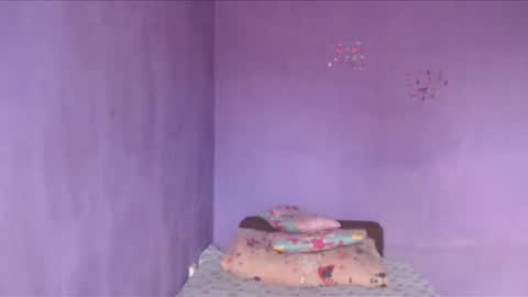 prettyjulliette online show from March 2, 12:01 pm