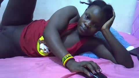 Snapshot of prettykenia chatting on February 25, 9:37 pm prettykenia online show from February 25, 9:37 pm