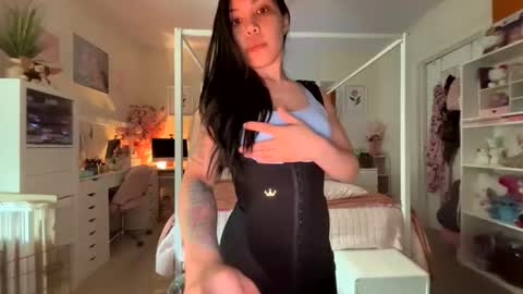 amili online show from May 21, 10:05 pm