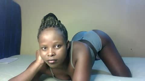 Melly online show from December 4, 7:02 pm