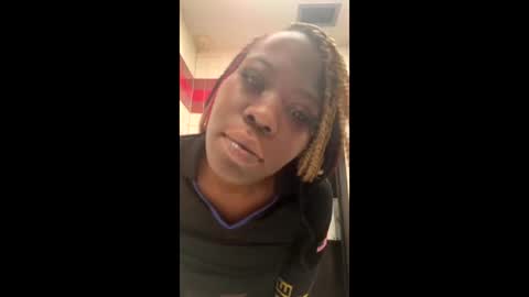 prettypinkpussy615 online show from February 20, 10:12 pm