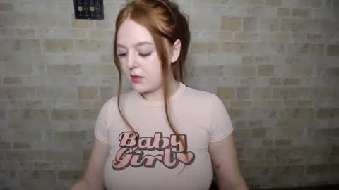 Snapshot of prettyvalerii_ chatting on February 15, 4:25 am Valeri online show from February 15, 4:25 am