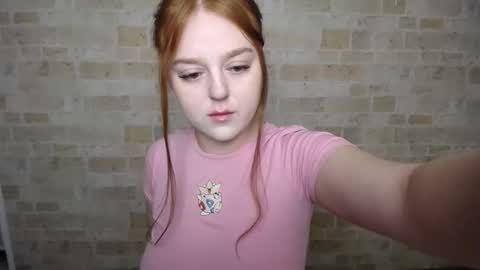 Snapshot of prettyvalerii_ chatting on March 3, 6:48 am Valeri online show from March 3, 6:48 am