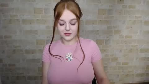 Snapshot of prettyvalerii_ chatting on February 23, 9:48 pm Valeri online show from February 23, 9:48 pm
