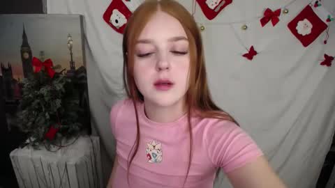 Snapshot of prettyvalerii_ chatting on December 13, 7:21 pm Valeri online show from December 13, 7:21 pm