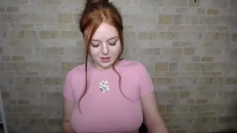 Snapshot of prettyvalerii_ chatting on March 10, 1:56 am Valeri online show from March 10, 1:56 am