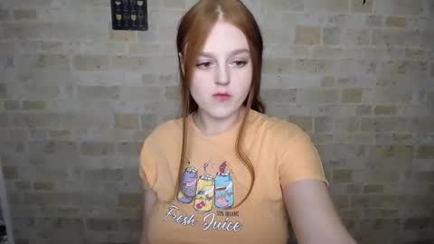 Snapshot of prettyvalerii_ chatting on February 9, 2:06 am Valeri online show from February 9, 2:06 am