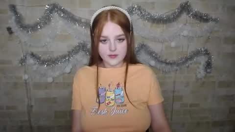 Snapshot of prettyvalerii_ chatting on December 20, 9:39 pm Valeri online show from December 20, 9:39 pm