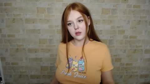 Snapshot of prettyvalerii_ chatting on January 27, 8:39 pm Valeri online show from January 27, 8:39 pm