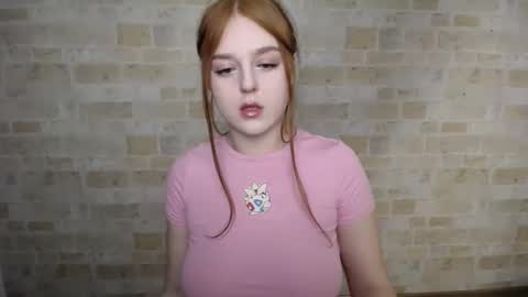 Snapshot of prettyvalerii_ chatting on February 24, 1:46 am Valeri online show from February 24, 1:46 am