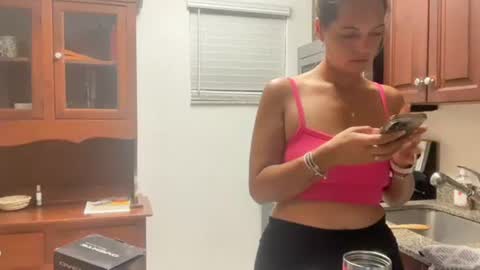 prettyyykittyyy22 online show from September 23, 2:05 am