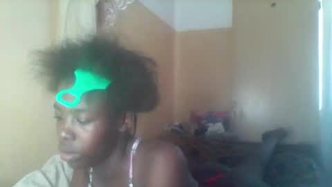 Snapshot of prettyzuzu chatting on September 16, 8:06 am prettyzuzu online show from September 16, 8:06 am