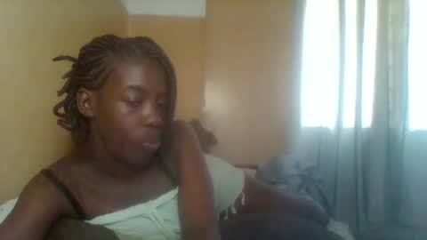 Snapshot of prettyzuzu chatting on September 20, 8:06 am prettyzuzu online show from September 20, 8:06 am