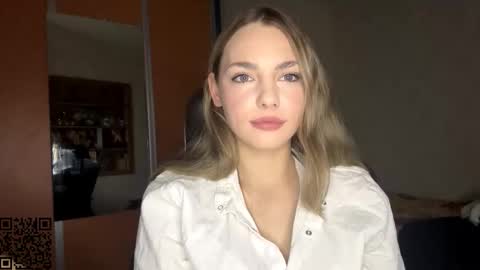 Amelia online show from November 25, 8:07 pm