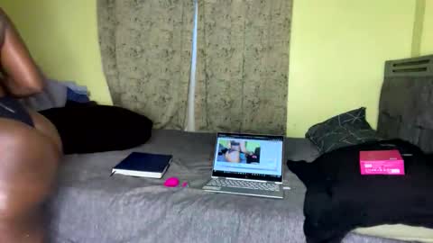 pricky375313 online show from May 25, 5:13 am