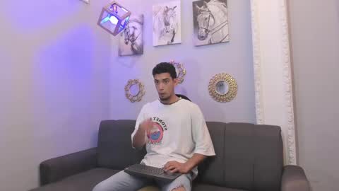 prince_arthur77 online show from March 6, 12:41 pm