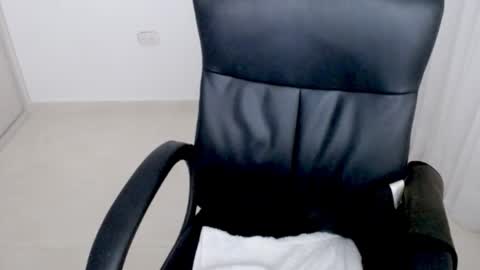 valery dollx online show from October 31, 2:23 am