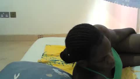 Snapshot of princess_cutie chatting on February 24, 11:43 am princess online show from February 24, 11:43 am
