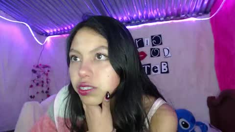  Elia  online show from November 7, 10:45 pm