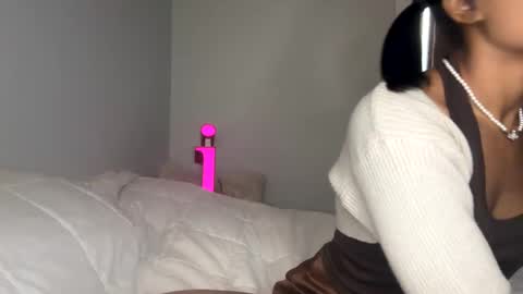 Snapshot of princessaleah chatting on December 6, 6:11 pm Princess Aleah online show from December 6, 6:11 pm