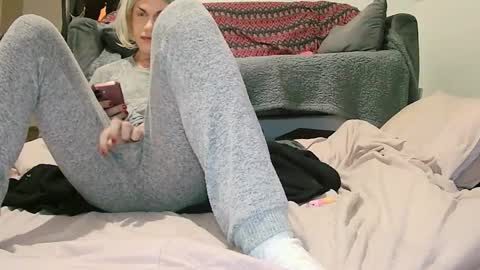 KCGREY online show from November 18, 10:46 pm