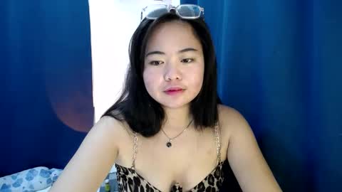 Snapshot of princessnaughty69 chatting on December 6, 6:00 pm SweetyHeart online show from December 6, 6:00 pm