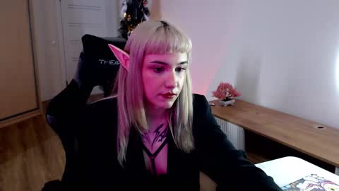 18 y.o online show from February 14, 12:03 pm