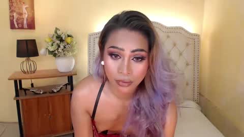 princessyanzy1 online show from December 6, 11:30 pm