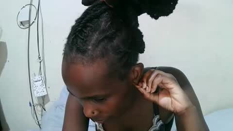 pritty_amber online show from April 28, 2:27 am