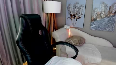 Snapshot of priya_rose chatting on December 11, 10:06 pm Priya Rose online show from December 11, 10:06 pm