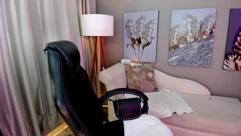 Snapshot of priya_rose chatting on December 4, 6:44 pm Priya Rose online show from December 4, 6:44 pm