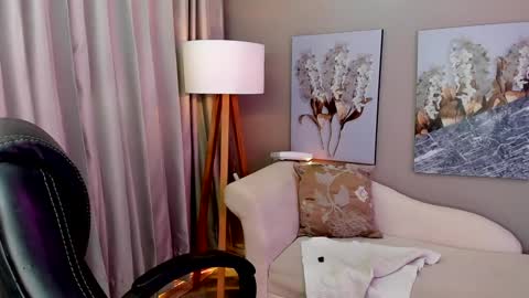 Snapshot of priya_rose chatting on December 17, 6:31 pm Priya Rose online show from December 17, 6:31 pm