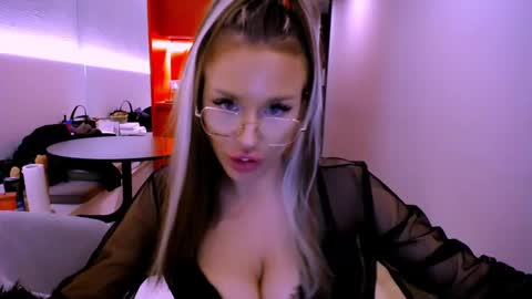Snapshot of project_barbara chatting on January 20, 1:50 am Barbara online show from January 20, 1:50 am