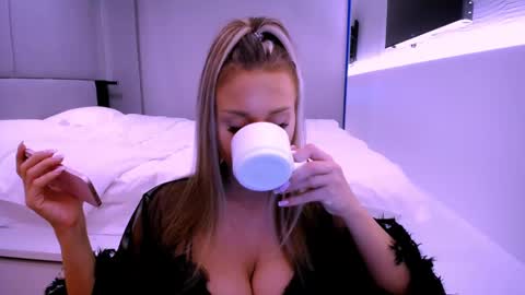 Snapshot of project_barbara chatting on January 27, 6:19 am Barbara online show from January 27, 6:19 am